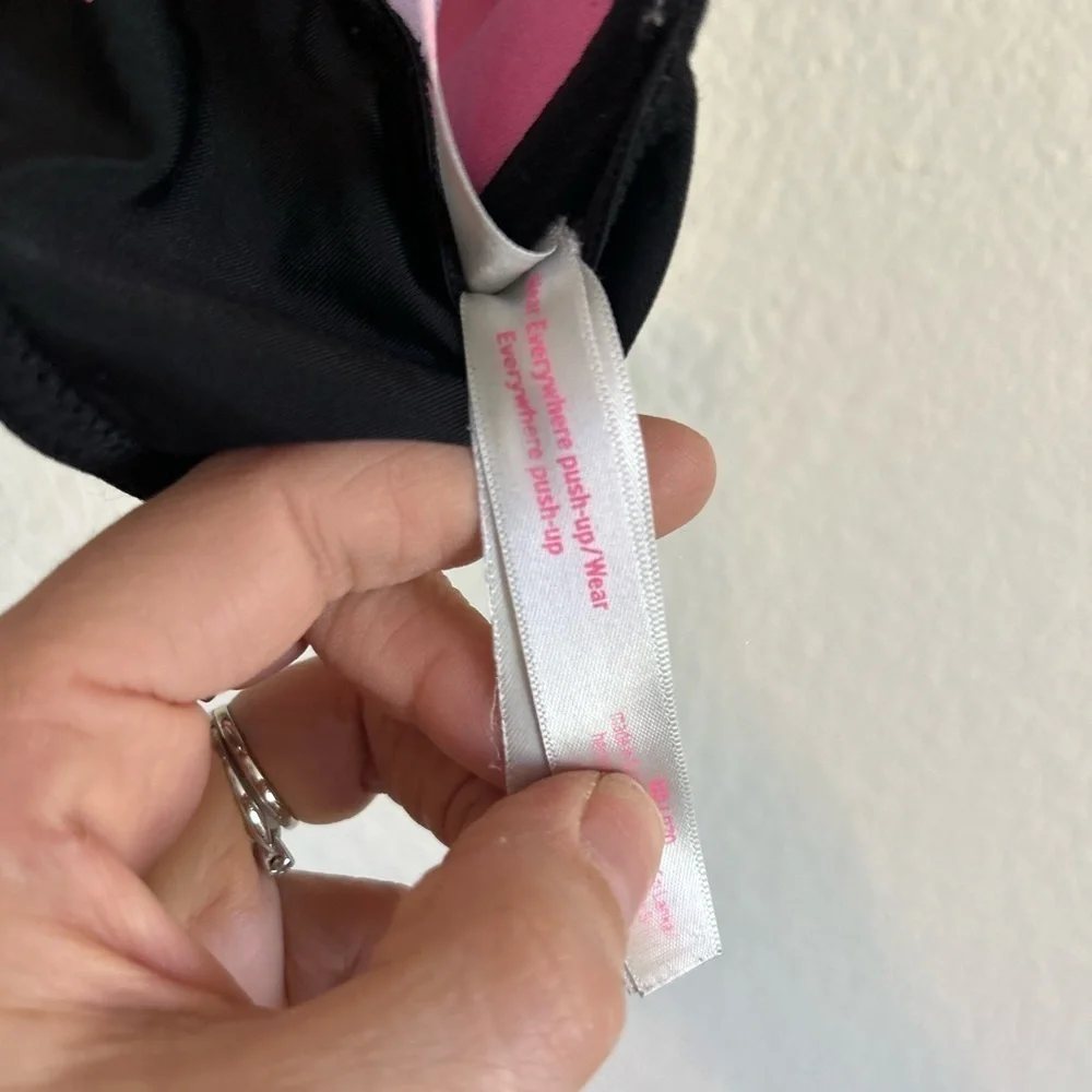 PINK 32D neon and black strappy  open front bra